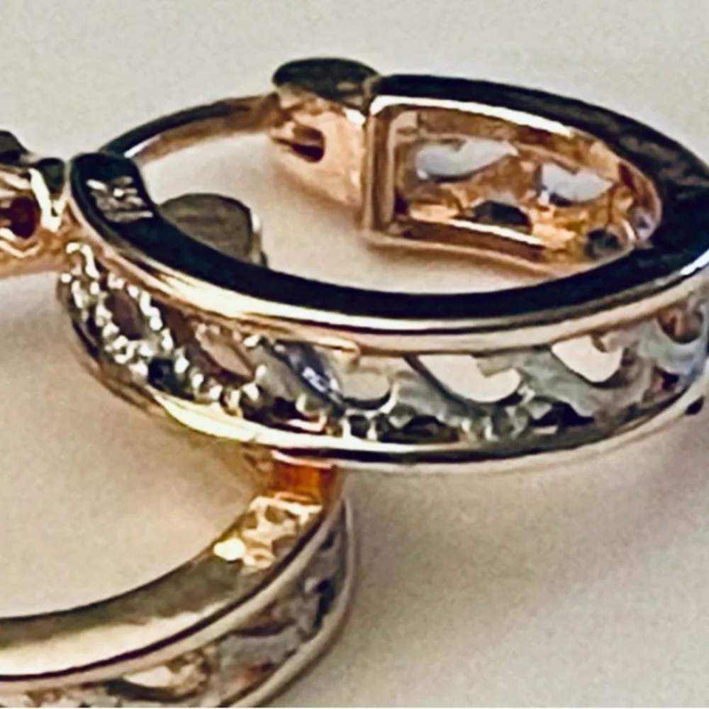 18k Gold Hoop Earrings - Picture 3 of 5